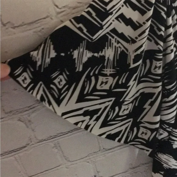 AB Studio black and white short sleeve top - Picture 6 of 7